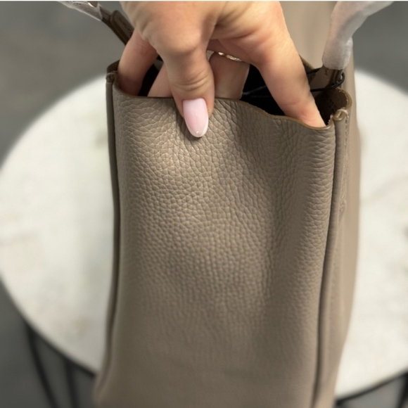 NWT Marc Jacob's Tote Bag in cement - Picture 9 of 15